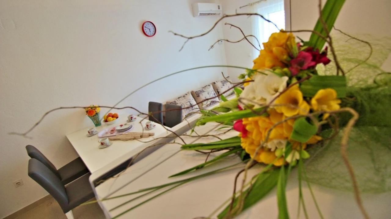 Apartments Iko Omiš Екстериор снимка