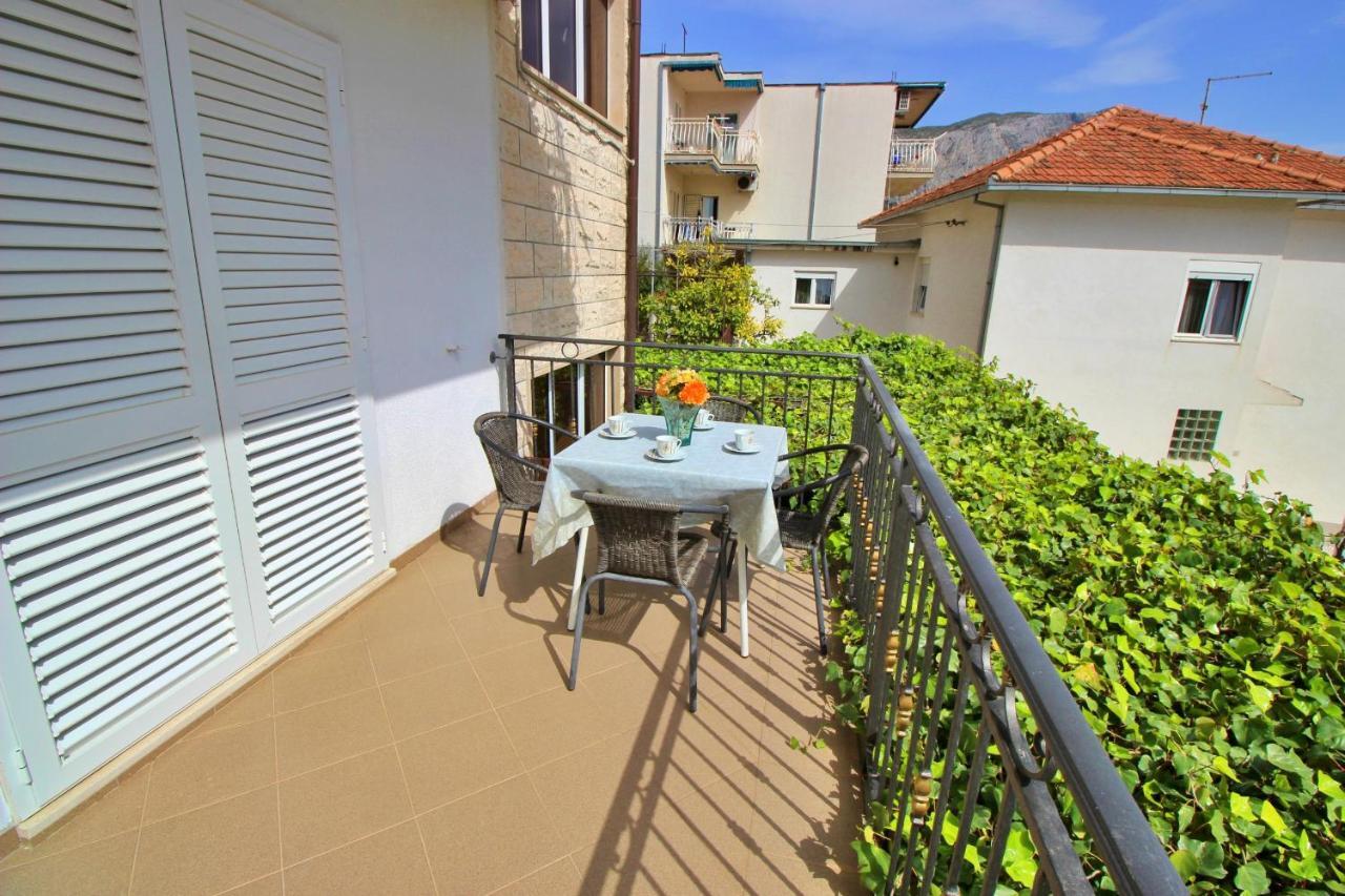 Apartments Iko Omiš Екстериор снимка