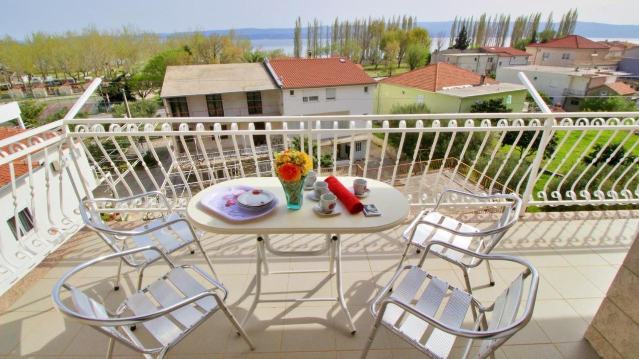 Apartments Iko Omiš Екстериор снимка