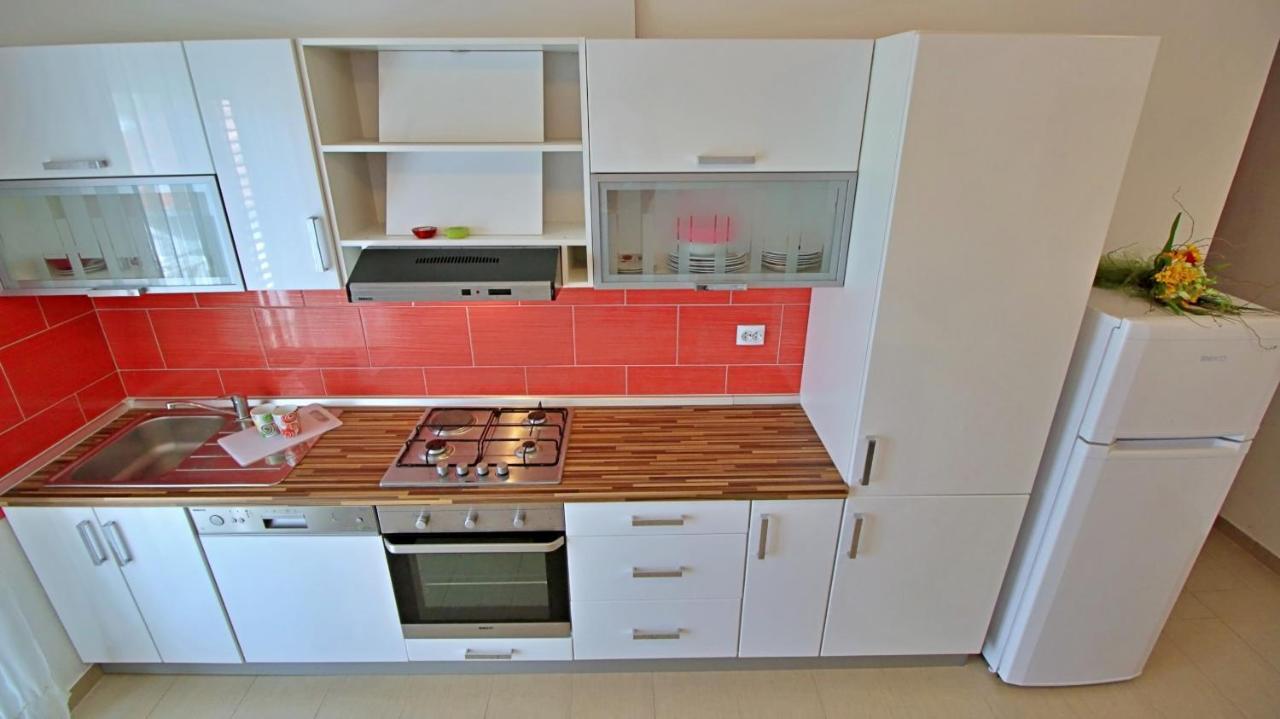 Apartments Iko Omiš Екстериор снимка
