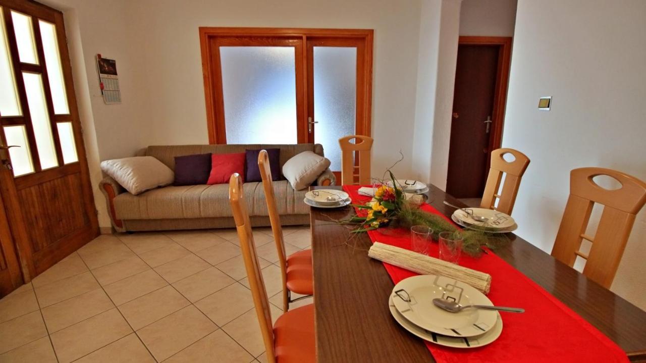 Apartments Iko Omiš Екстериор снимка