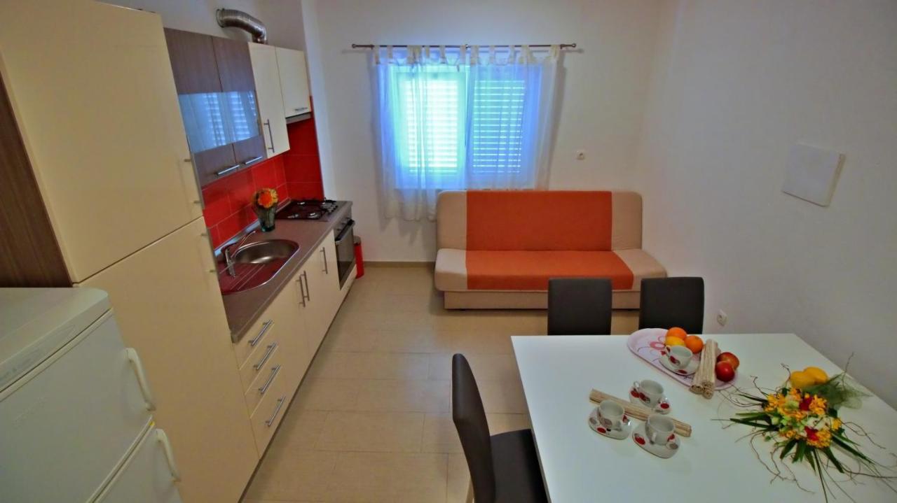 Apartments Iko Omiš Екстериор снимка
