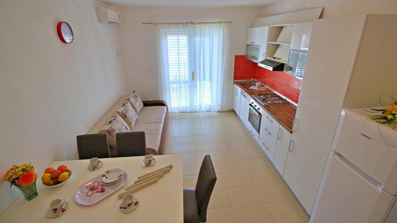 Apartments Iko Omiš Екстериор снимка