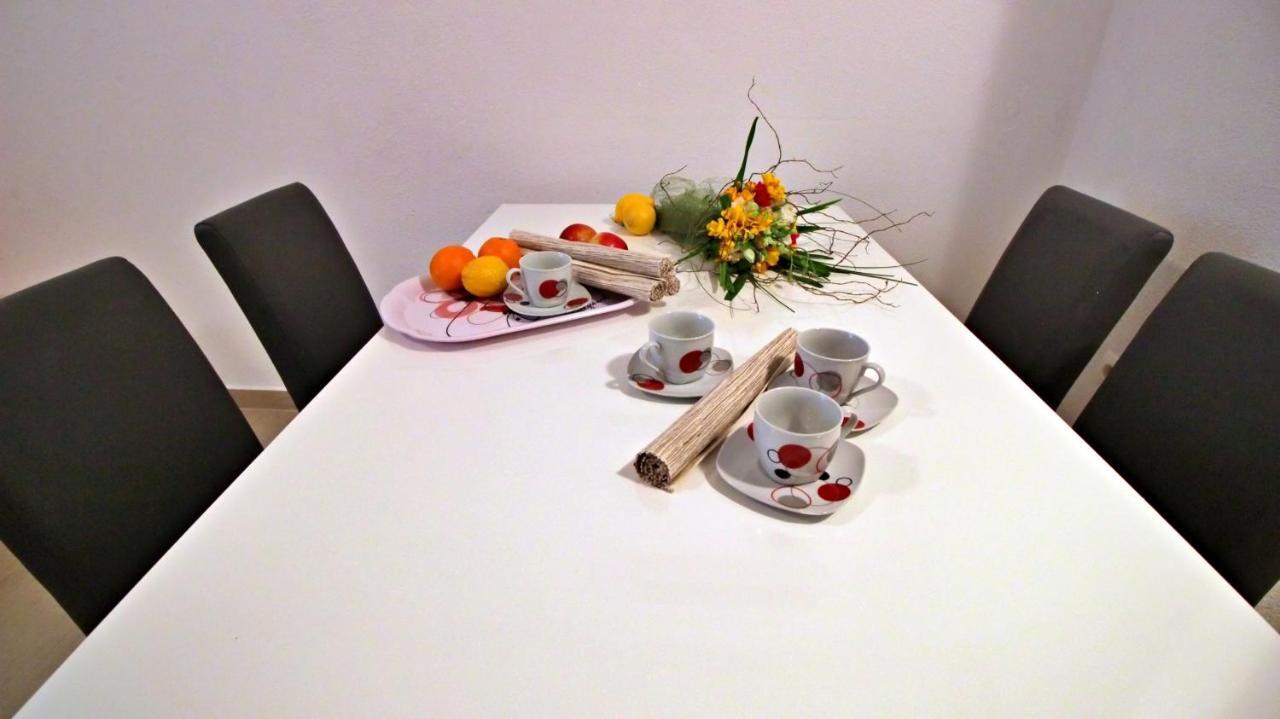 Apartments Iko Omiš Екстериор снимка